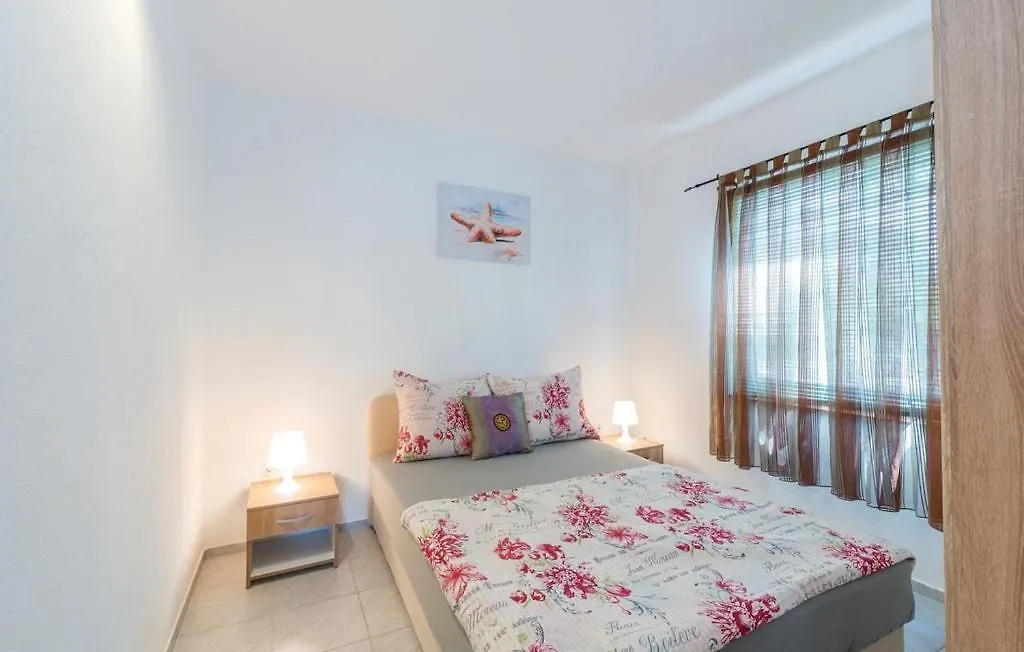 Holiday Home Lucija Sveti Filip i Jakov