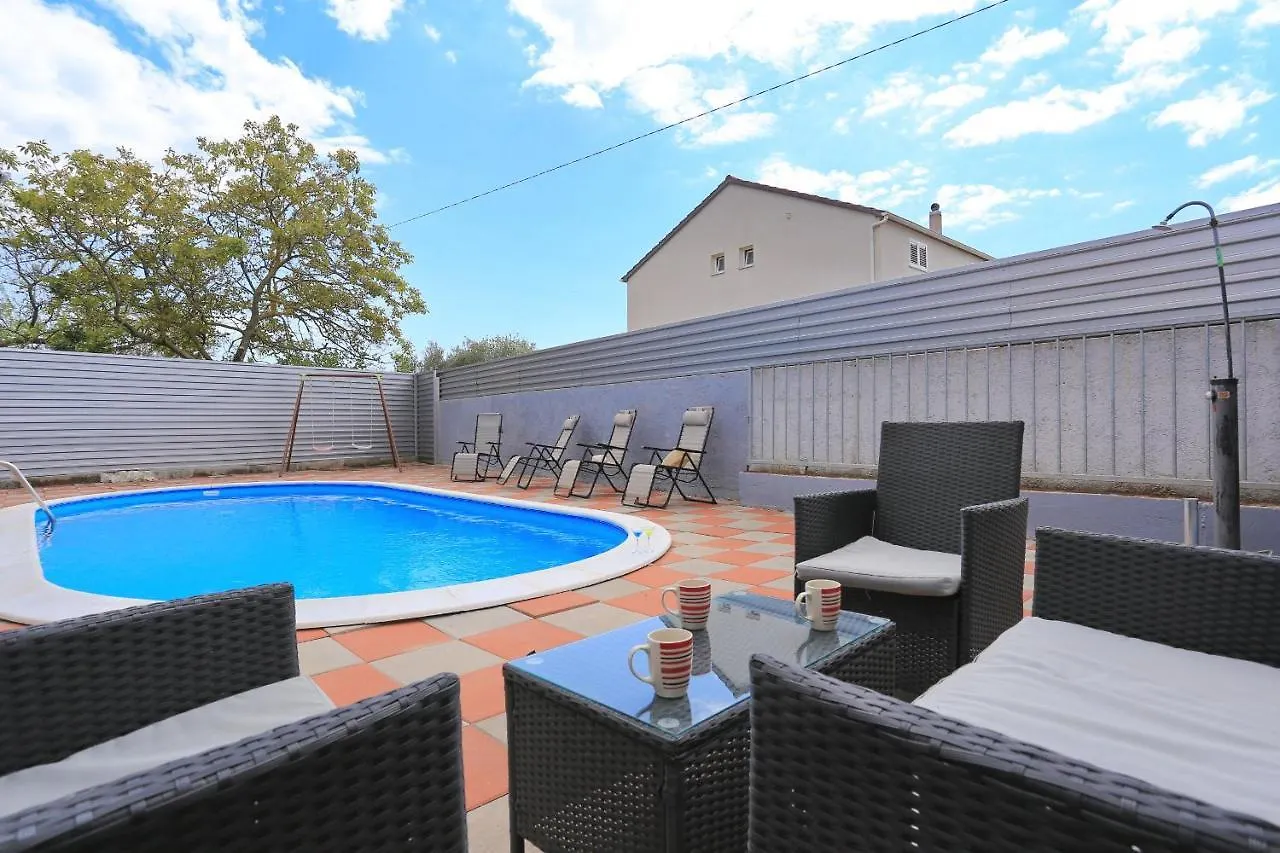 Holiday Home Lucija Sveti Filip i Jakov