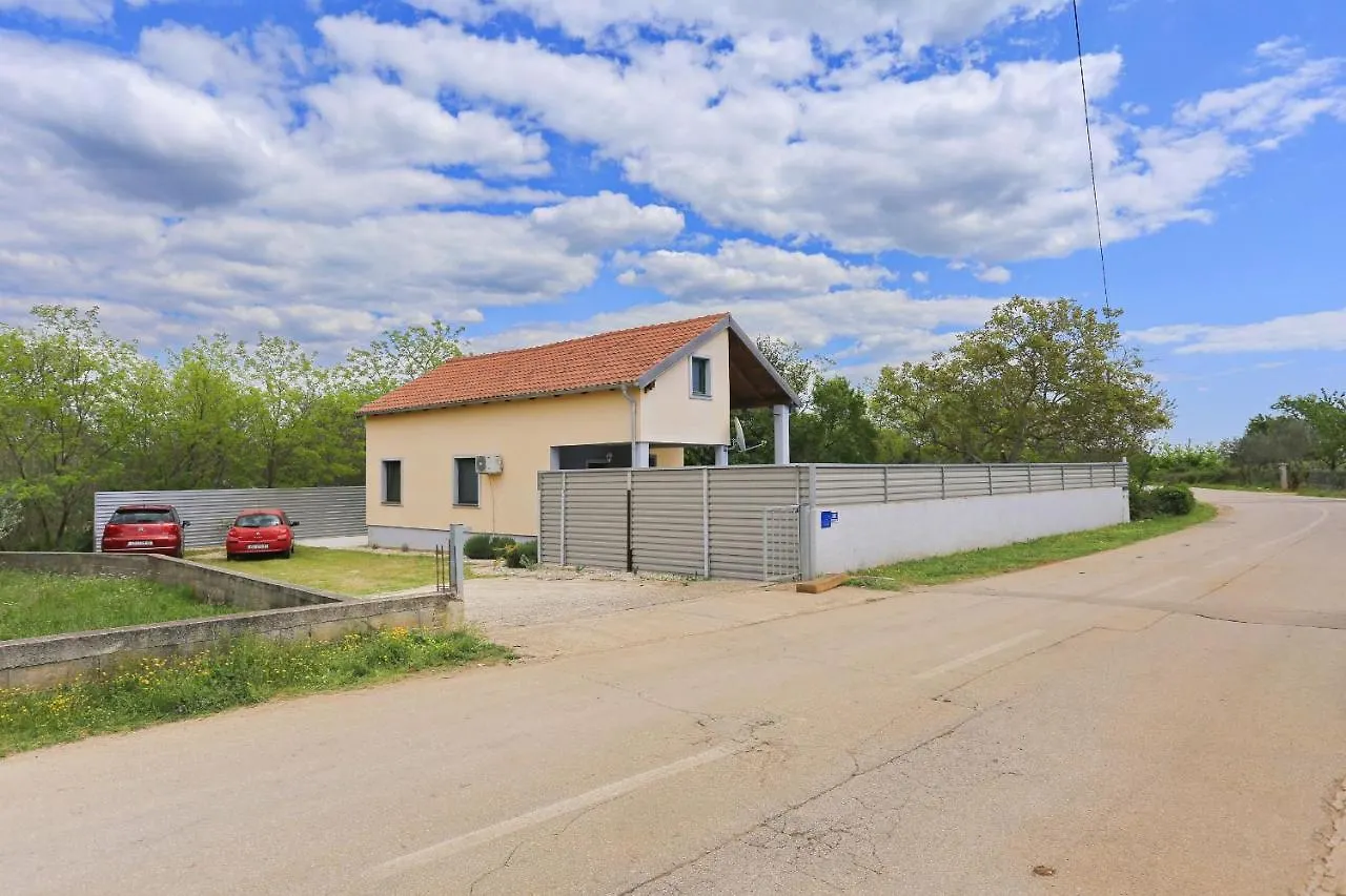 Holiday Home Lucija Sveti Filip i Jakov