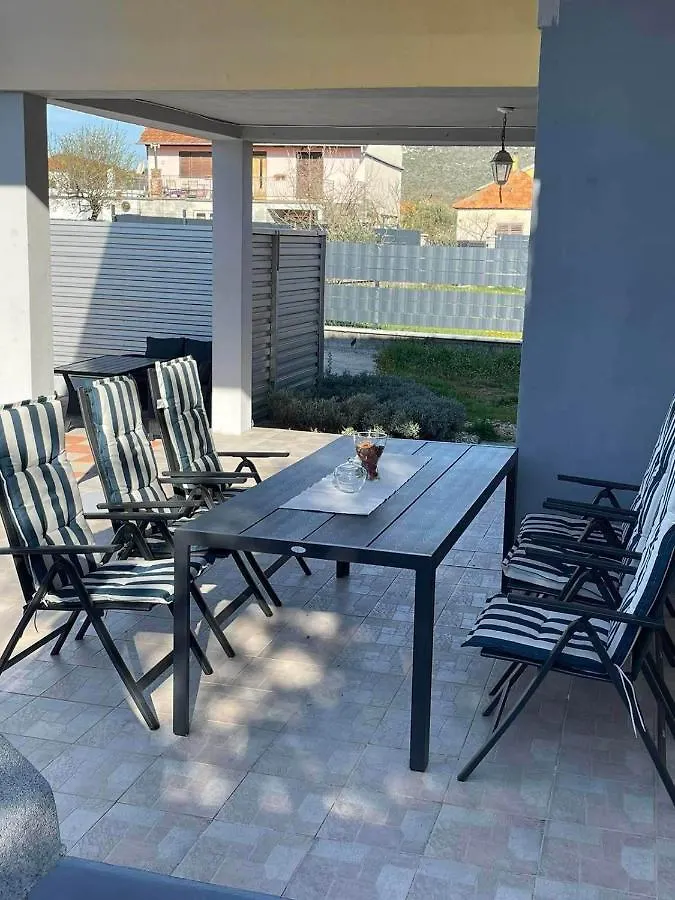 Holiday Home Lucija Sveti Filip i Jakov