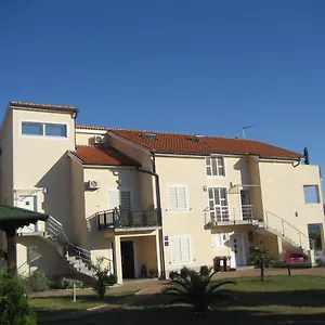 „drei Palmen“ Apartament