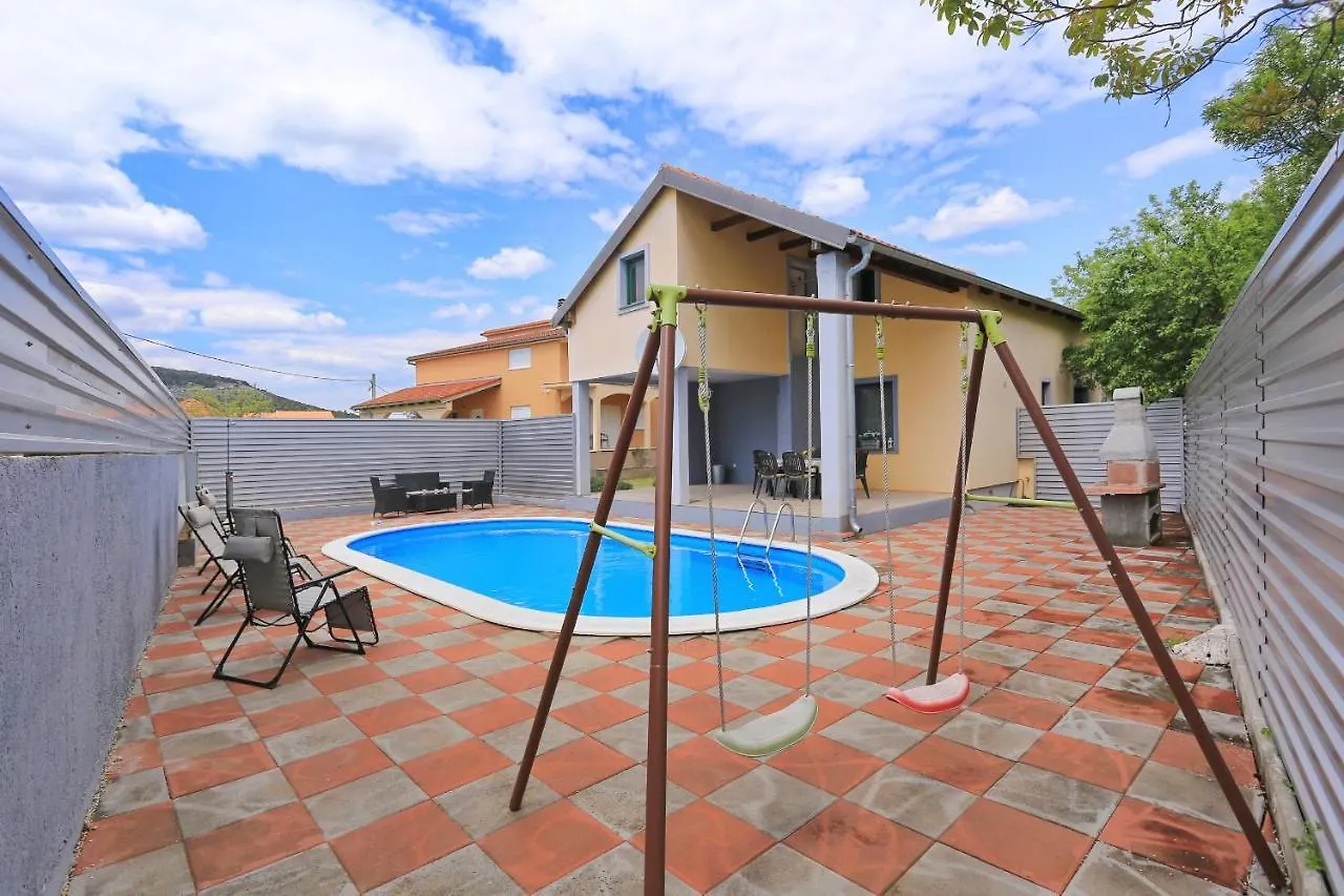 Holiday Home Lucija Sveti Filip i Jakov